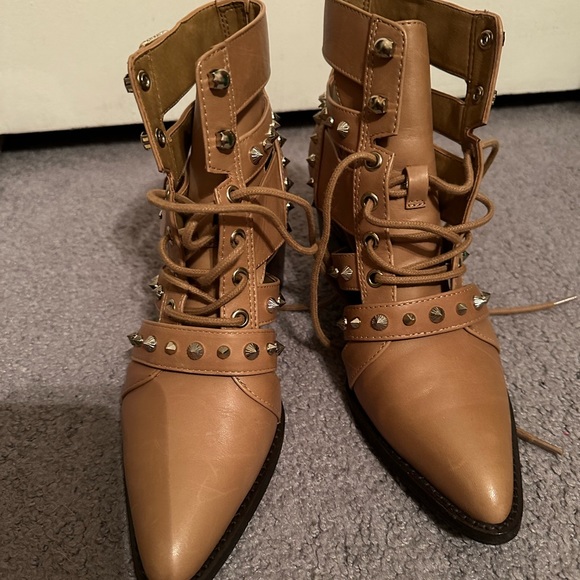 Camel color bootie with gold studs - Picture 3 of 4